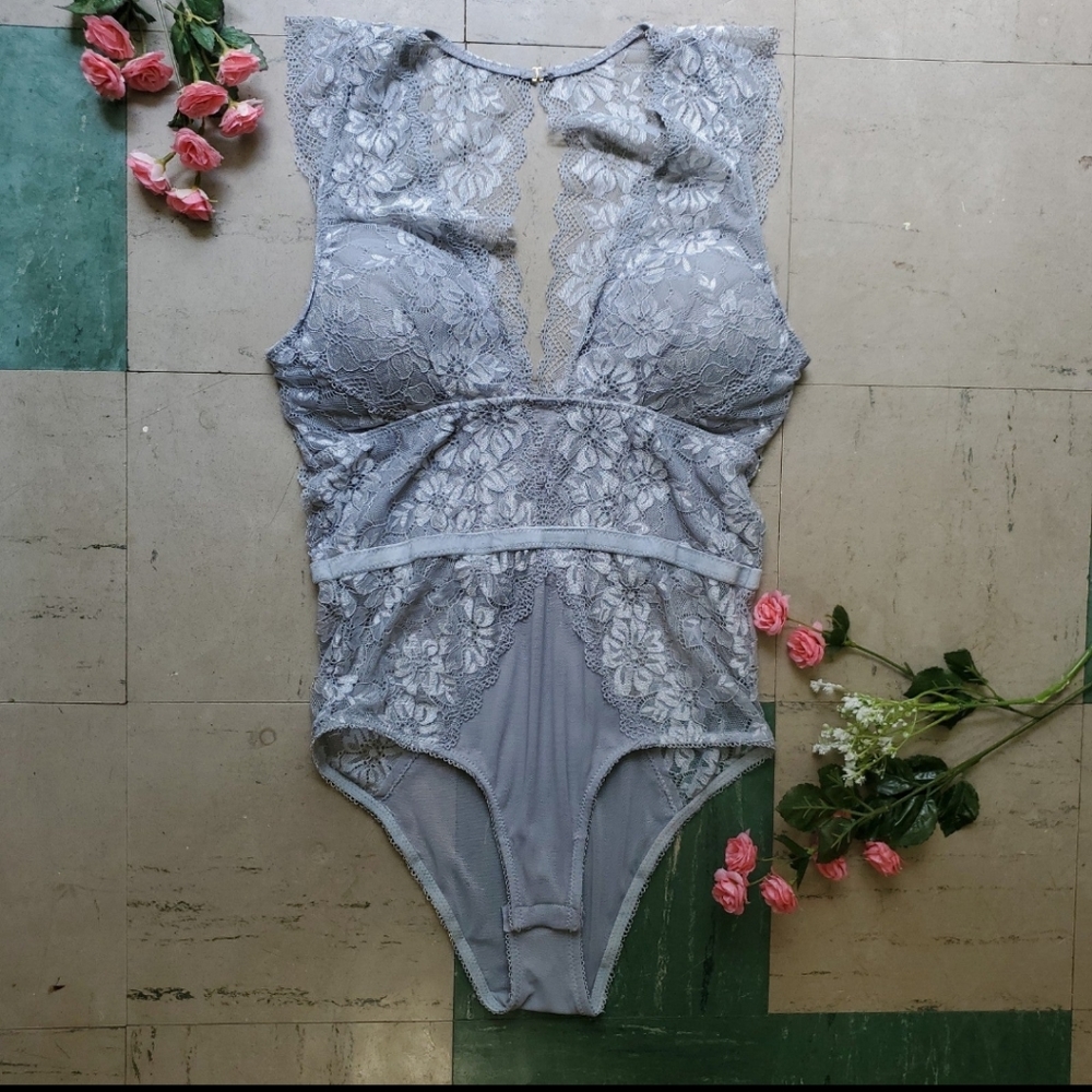 NWOT Beautiful Lace Body Suit